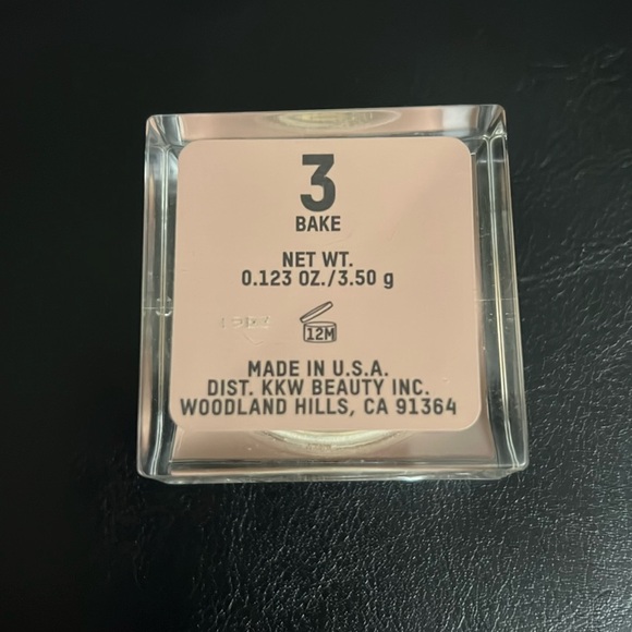 KKW Beauty- #3 Bake & Brighten Setting Powders - Picture 3 of 7